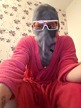 Snapshot of ThePython666 chatting on March 11, 6:52 pm ThePython666 online show from March 11, 6:52 pm