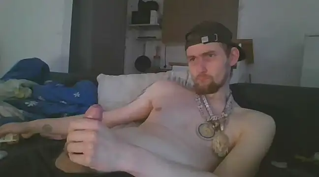 Snapshot of ThePython666 chatting on March 17, 7:46 am ThePython666 online show from March 17, 7:46 am