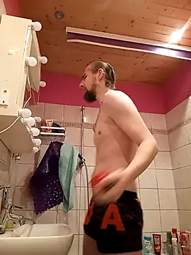 Snapshot of ThePython666 chatting on September 23, 10:07 am ThePython666 online show from September 23, 10:07 am