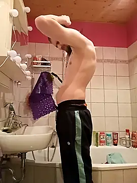 Snapshot of ThePython666 chatting on October 6, 1:19 pm ThePython666 online show from October 6, 1:19 pm