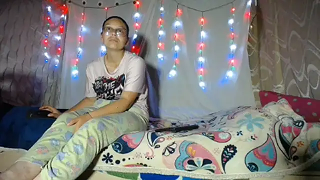 SHARONYJQVI online show from July 21, 12:57 am