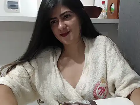 skyler1195 online show from August 6, 12:34 am