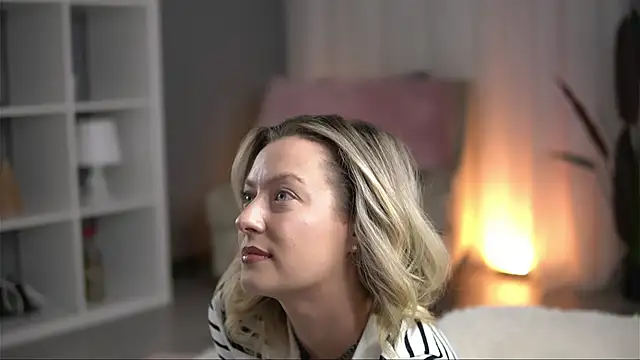 AnnastasiaMills online show from June 15, 9:39 pm