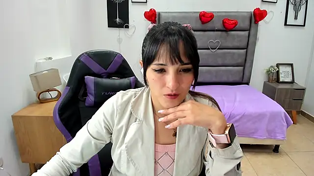 Tania Duque online show from March 16, 1:59 pm