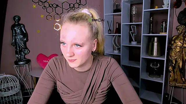 madam uliis online show from March 5, 4:36 pm