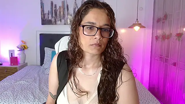 Rose Thompson1 online show from May 17, 1:40 pm