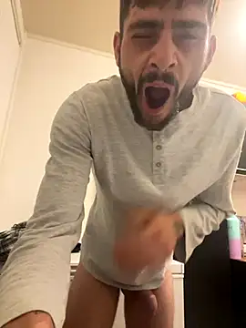 Hugo34bg online show from October 10, 2:10 am