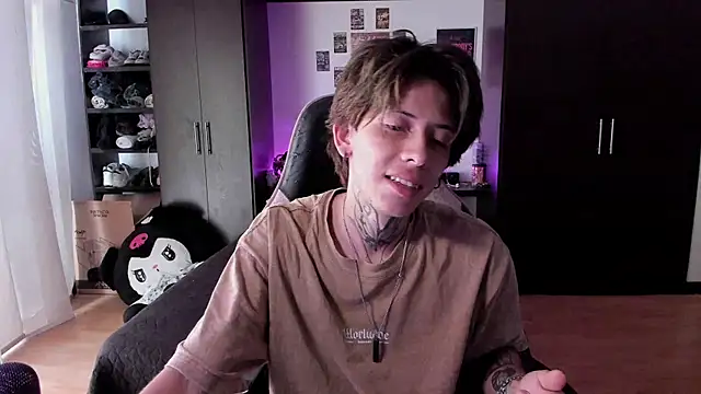 xIce Boy online show from February 17, 2:24 pm