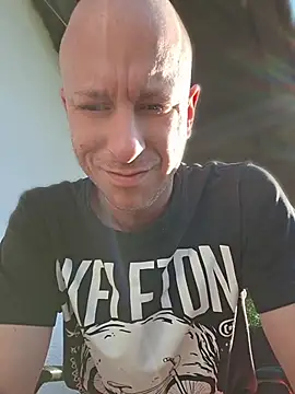 svenpfeifer online show from July 12, 3:58 pm