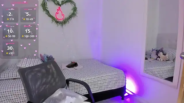 Brithanycullen online show from April 8, 6:08 pm