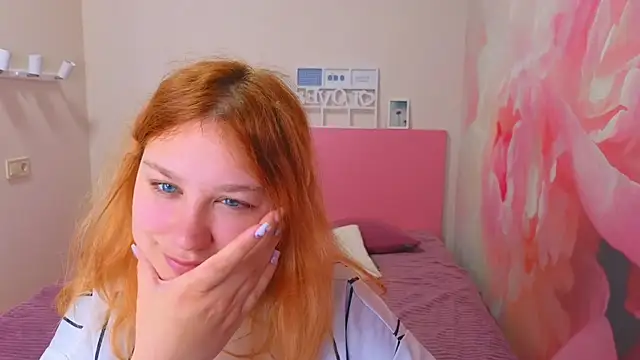 AngelinaLow online show from April 18, 11:25 am