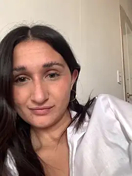luci brecman online show from June 14, 4:09 pm