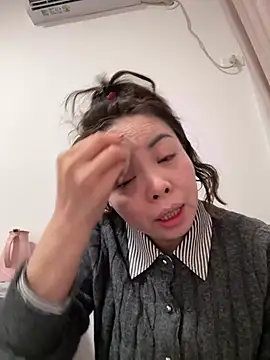 Snapshot of aa520uv chatting on February 2, 11:47 pm aa520uv online show from February 2, 11:47 pm