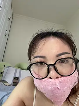 aa520uv online show from May 22, 3:57 am