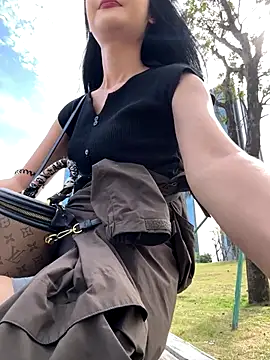 linger-23 online show from October 29, 5:42 am