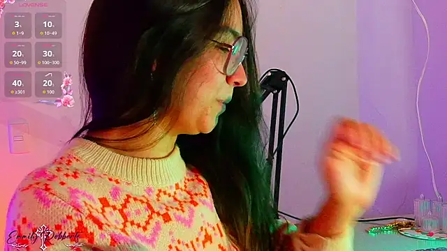 Snapshot of Emmi_Roberts chatting on February 7, 5:00 am Emmi Roberts online show from February 7, 5:00 am