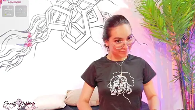 Snapshot of Emmi_Roberts chatting on February 20, 9:37 pm Emmi Roberts online show from February 20, 9:37 pm