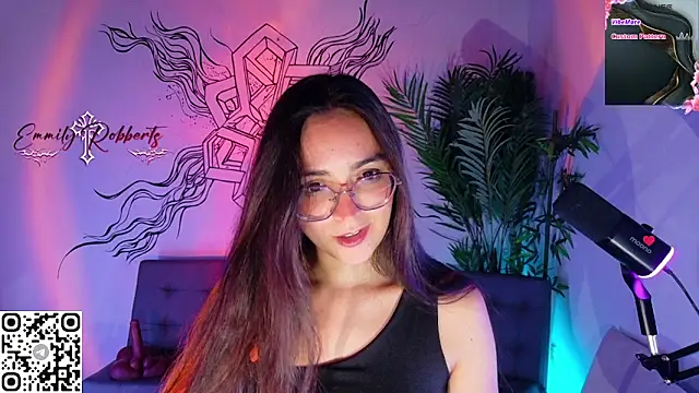 Emmi Roberts online show from May 28, 12:08 am
