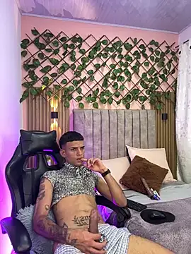 calixooo online show from May 8, 8:58 pm
