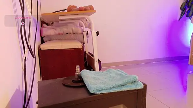 YuliethPetite online show from July 13, 11:24 am