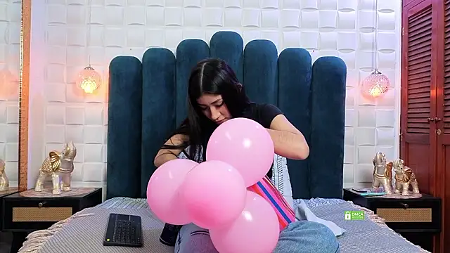 Lili Opal online show from March 30, 12:06 pm