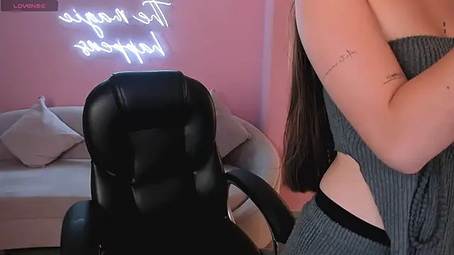 MaiaCollins online show from November 2, 11:45 am