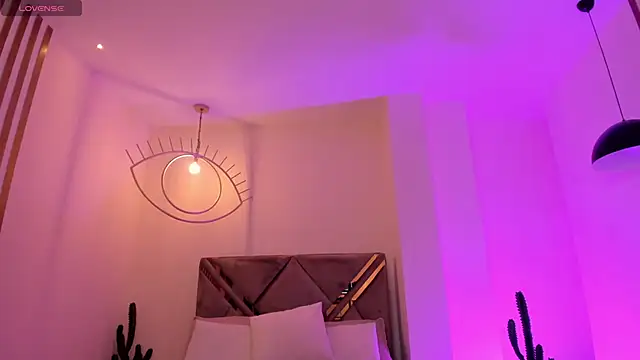 MaiaCollins online show from April 18, 7:58 pm