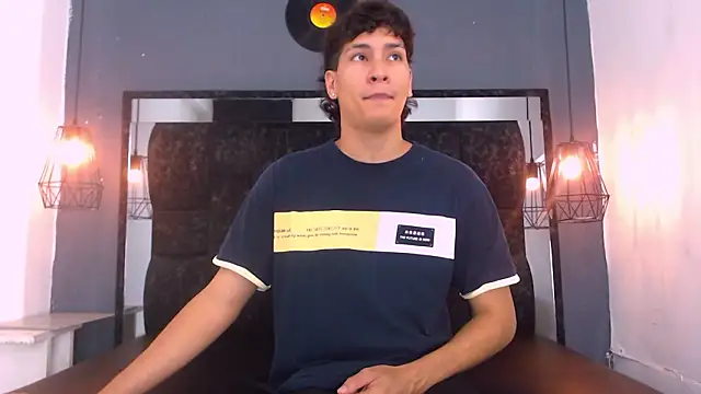 Snapshot of Jhojan_twink chatting on March 25, 1:39 pm Jhojan twink online show from March 25, 1:39 pm