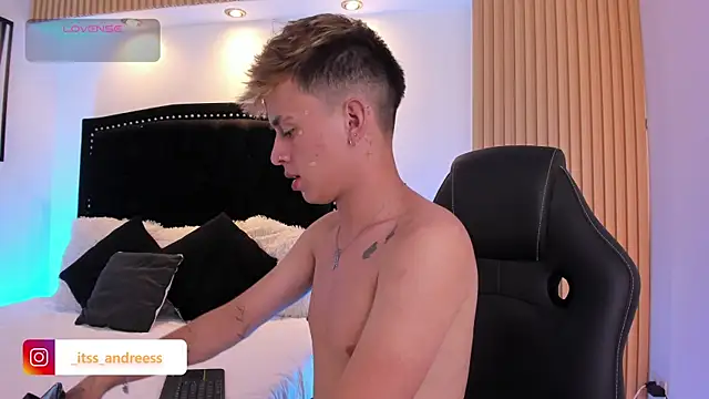 LiamWildx20 online show from July 15, 1:16 pm