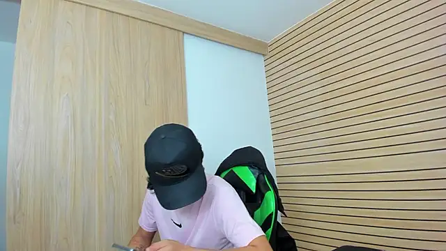 317894 online show from March 22, 1:31 am