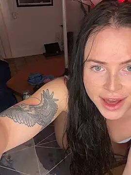 missninasparkle online show from August 5, 3:59 pm