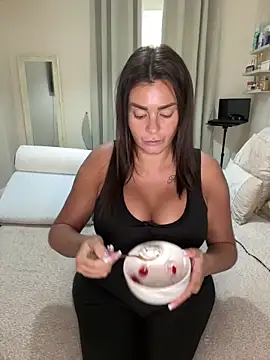 ultimate PAWG online show from April 16, 8:37 am