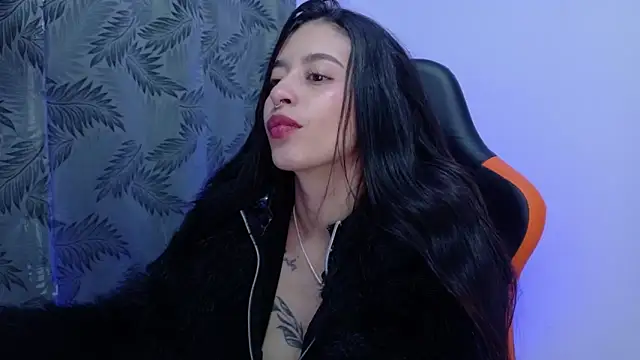 Misscarolsph online show from June 9, 8:42 pm
