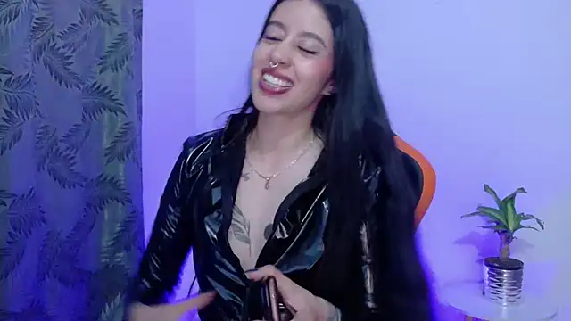 Misscarolsph online show from July 11, 8:22 pm