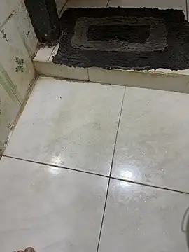 Snapshot of dilu98 chatting on February 8, 1:20 am dilu98 online show from February 8, 1:20 am