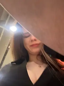 MilaBee online show from February 5, 9:36 am