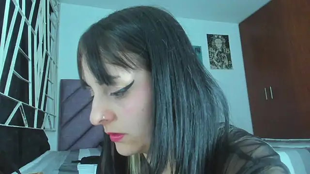 KARINNA  RAVEN online show from February 5, 12:04 am