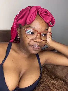 YummyMelanin117 online show from April 24, 7:44 am