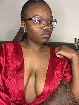 YummyMelanin117 online show from June 19, 12:04 am