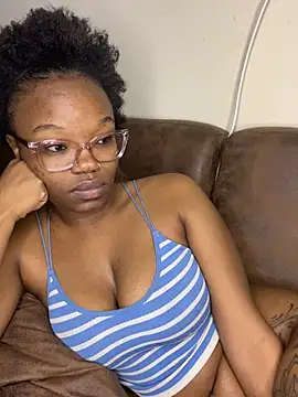 YummyMelanin117 online show from July 28, 4:19 am