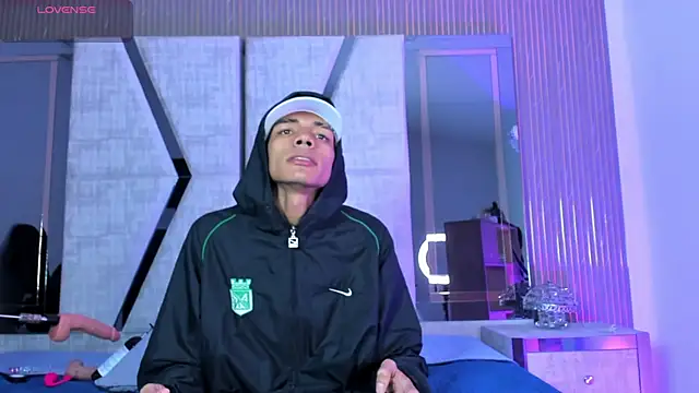 candyandmarilyn online show from April 17, 9:18 pm