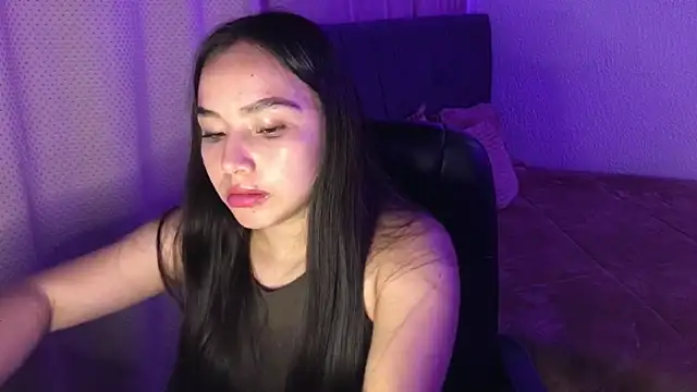 Snapshot of amelia_hall chatting on June 19, 10:13 pm amelia hall online show from June 19, 10:13 pm