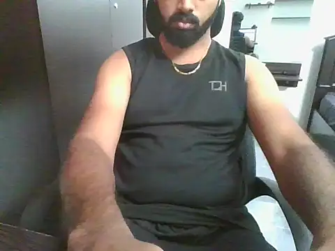 lovelyakash69 online show from December 19, 6:31 am