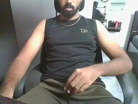 lovelyakash69 online show from June 2, 5:20 am