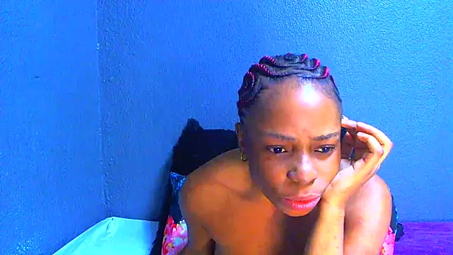 Snapshot of SMALLBOOBSXX chatting on June 29, 5:03 am SMALLBOOBSXX online show from June 29, 5:03 am