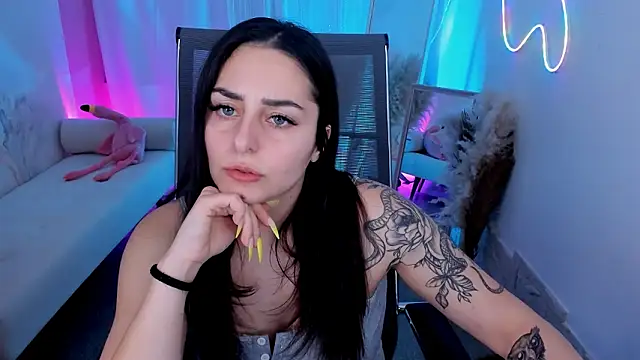 ValeriiMills online show from February 12, 3:40 pm