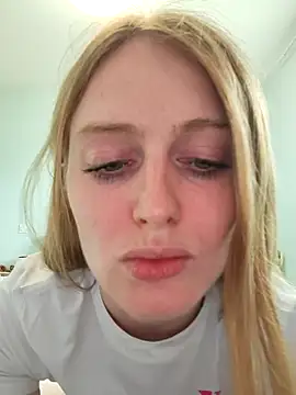 Snapshot of tuny_x chatting on April 11, 1:37 pm tuny x online show from April 11, 1:37 pm