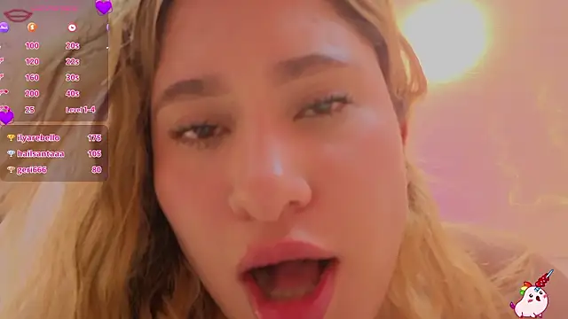 saaya tay online show from February 3, 6:40 am