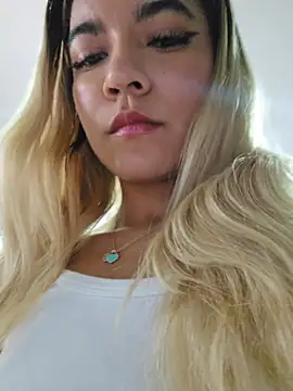 Pretty roxxyy online show from May 17, 11:28 am