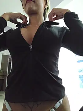 Pretty roxxyy online show from August 3, 11:26 am